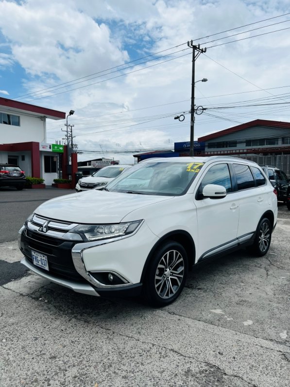 Mitsubishi MITSUBISHI OUTLANDER 2017