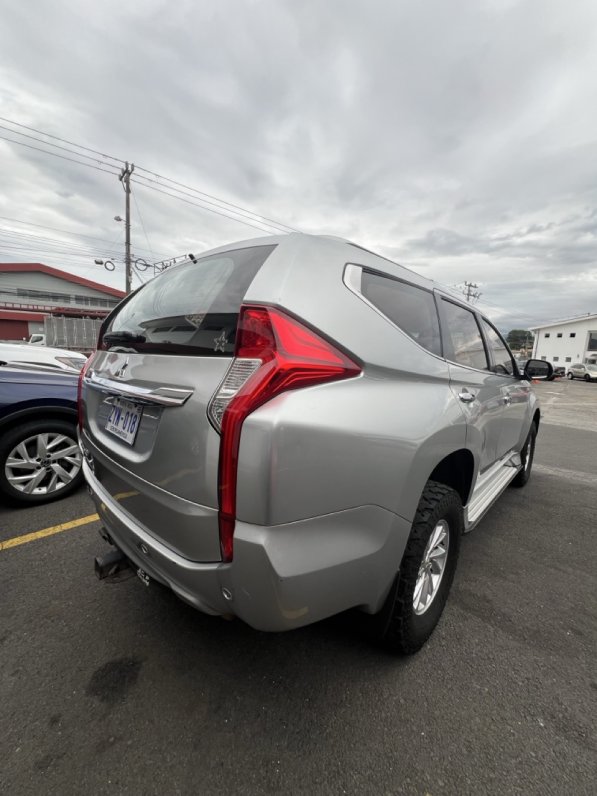 Mitsubishi MITSUBISHI MONTERO SPORT 2018